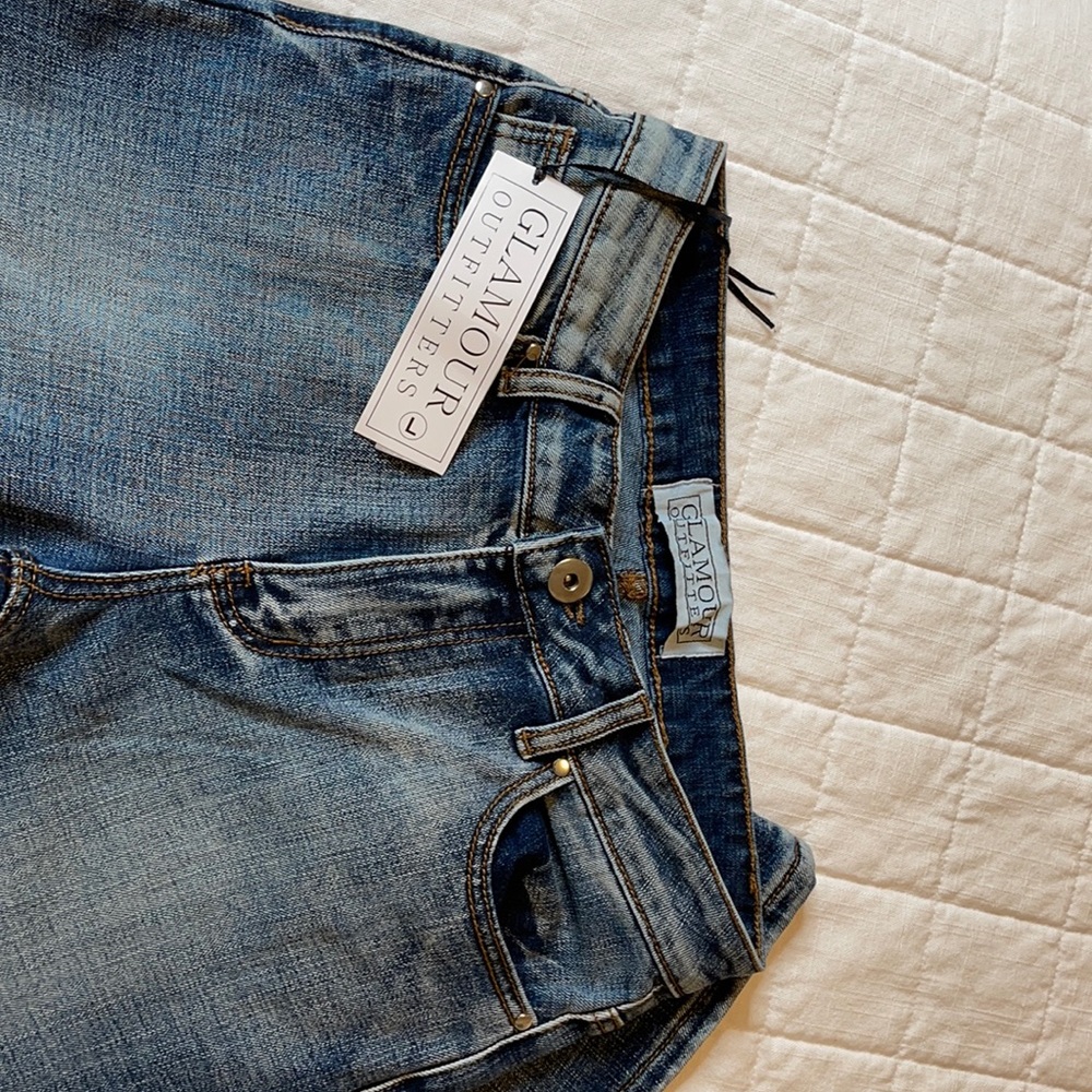 Vintage Denim look,with 14 in flare bottom, mid-rise,32in inseam.60s,70s look